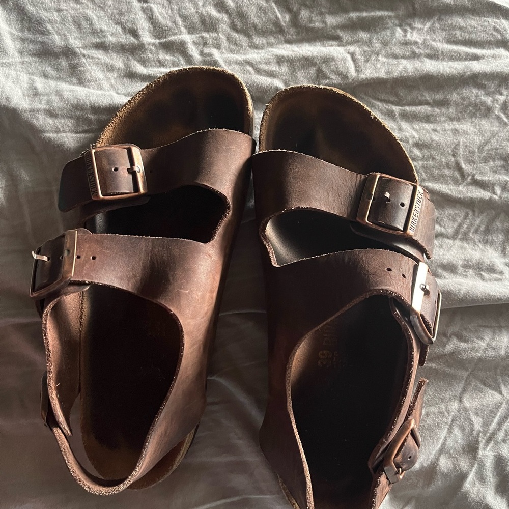 Leather Birkenstocks w buckles